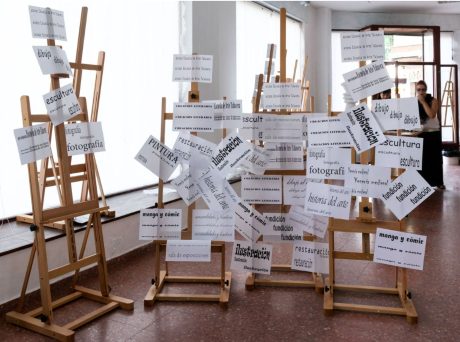 El taller de E-Velayos: caballetes con las disciplinas de la escuela